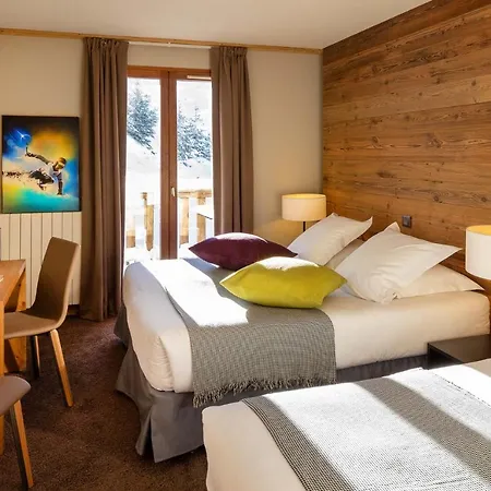 Hillary Hotel