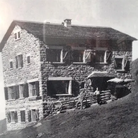 Hotel Hillary 3*